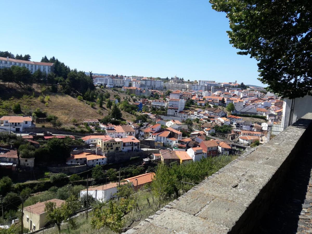 فيلا Casa Da Porta De Santo Antonio براغانسا المظهر الخارجي الصورة